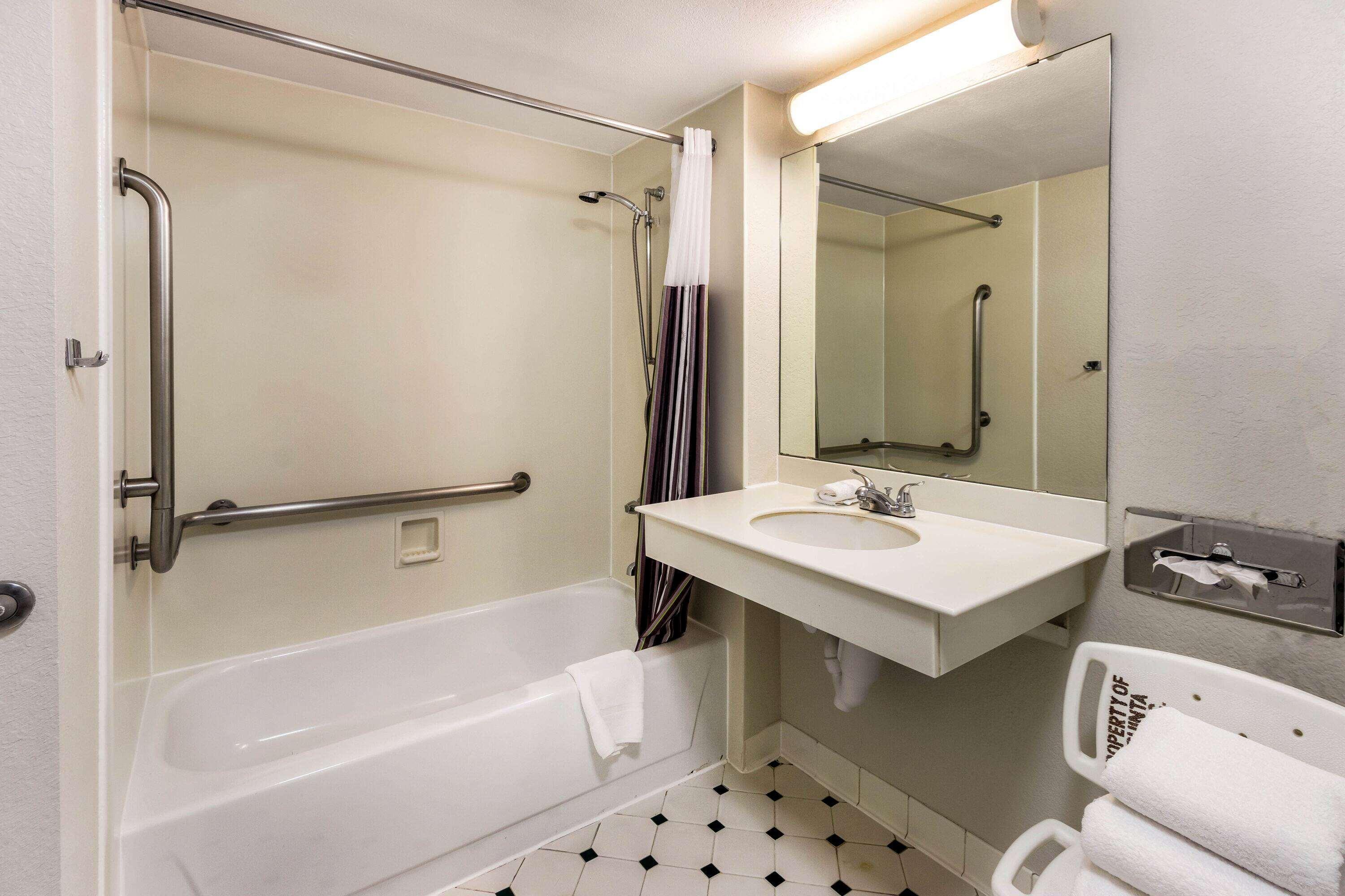 La Quinta Inn By Wyndham Albuquerque Northeast Bagian luar foto