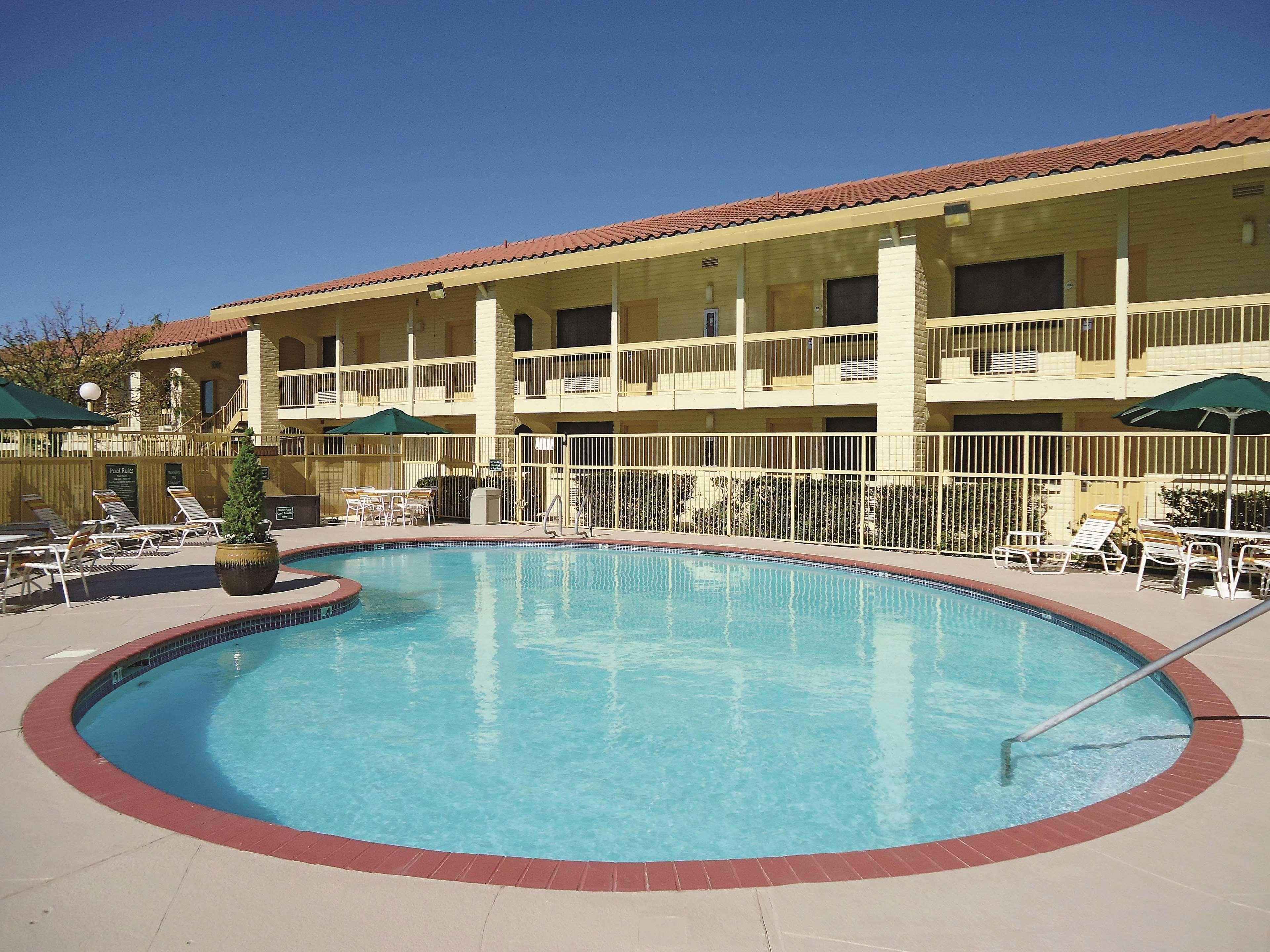 La Quinta Inn By Wyndham Albuquerque Northeast Bagian luar foto